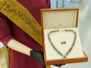 Replica of the presidential pearl gift for Michelle Obama displayed at Hoang Gia Pearl Museum in Nha Trang
