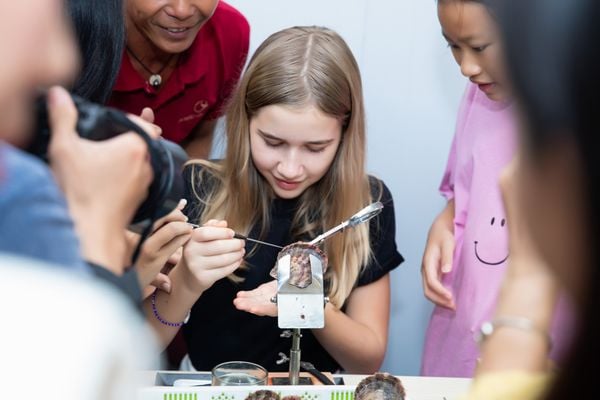 Vietnam is calling! Together with your family in Nha Trang! ✈️🇻🇳